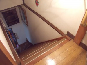階段手すりの取付けをしました。