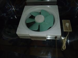 世田谷区にて台所の換気扇を交換しました。