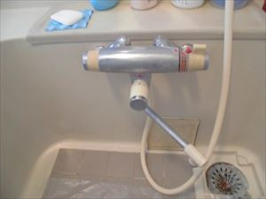 浴室水栓（サーモスタット混合水栓）を交換しました。