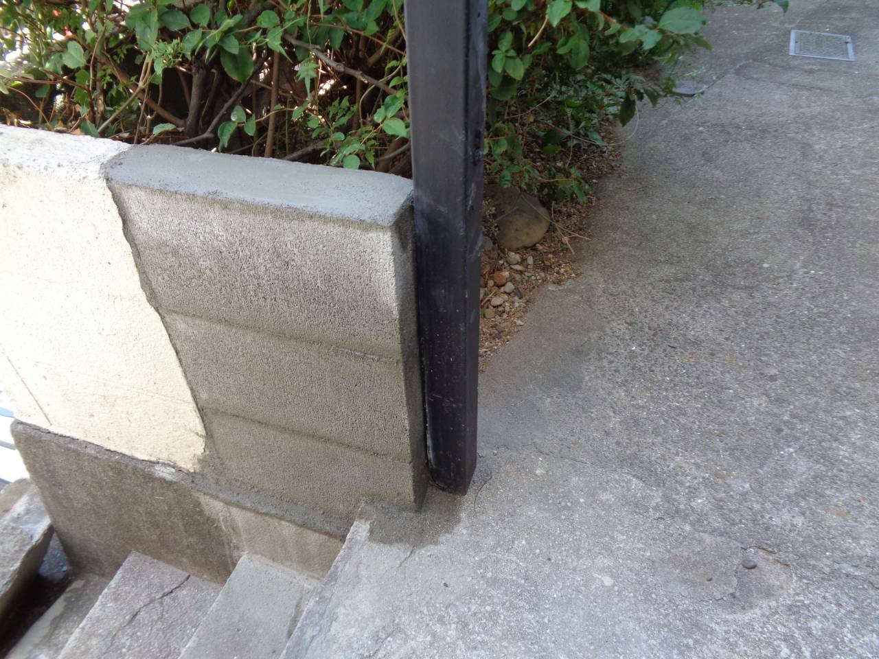 世田谷区にてブロック塀を修理しました。